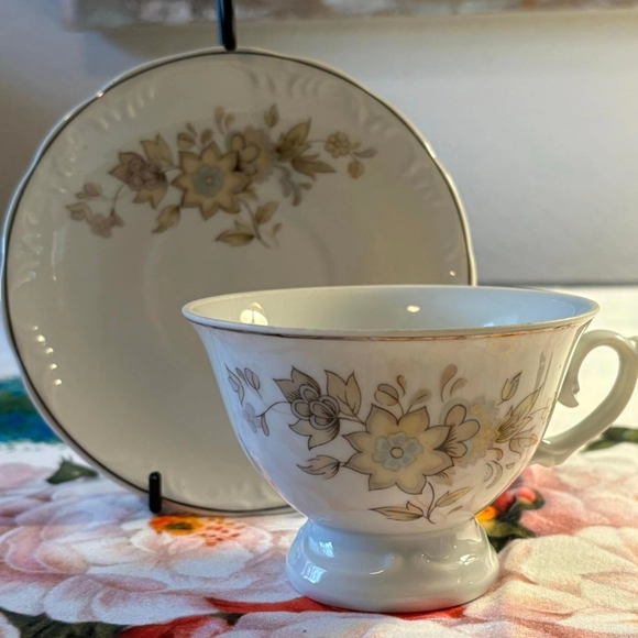 Schmidt Brazil Tea Cup and Saucer Flower Floral Design Made In Brazil - Picture 1 of 7